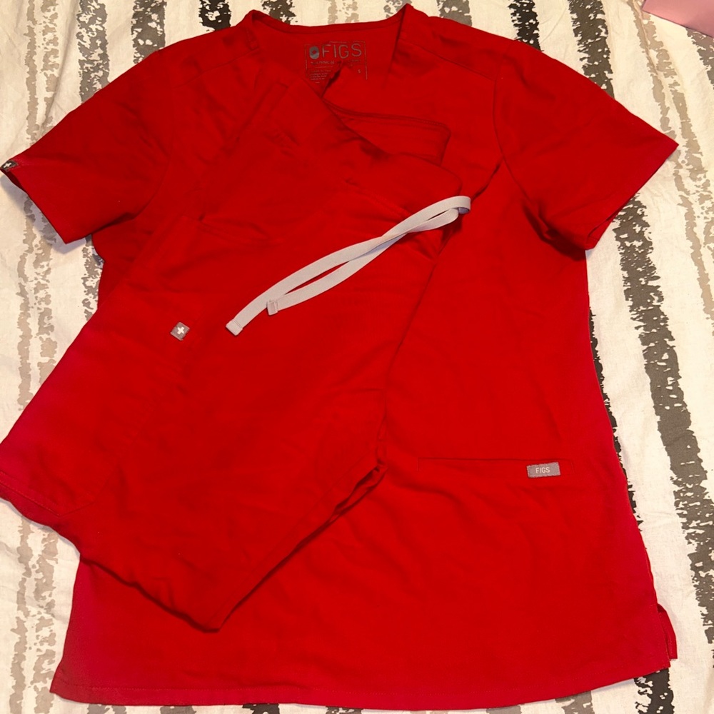 Red Figs Scrub Set